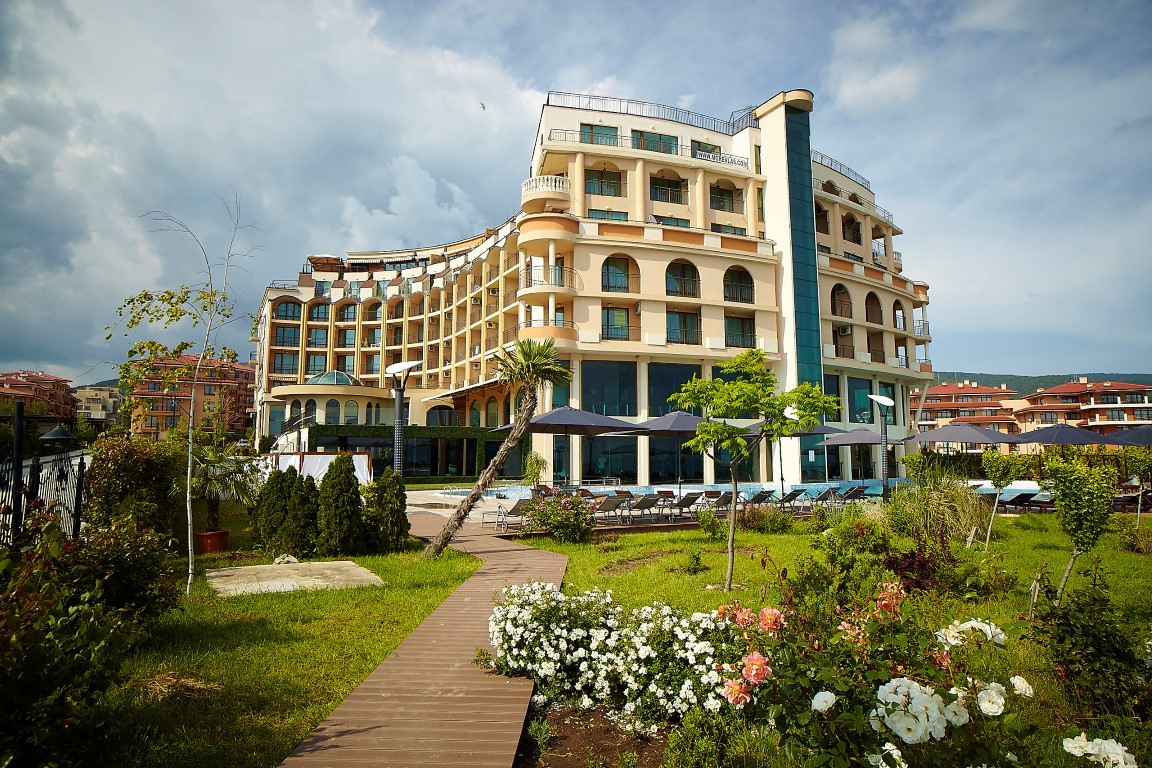 Grand Resort Apartments